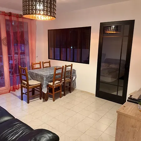 Διαμέρισμα 300m De La 3 7 Lits *
